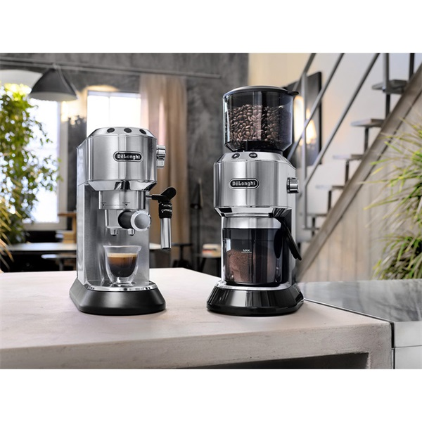 DeLonghi EC 685.M Dedica metál eszpresszó kávéfőző DeLonghi EC 685.M Dedica metál eszpresszó kávéfőző
